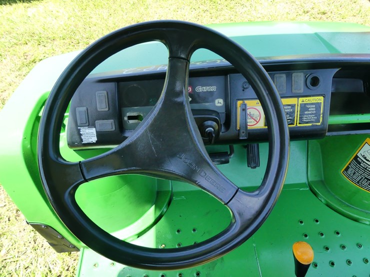 john-deere-gator-image-11