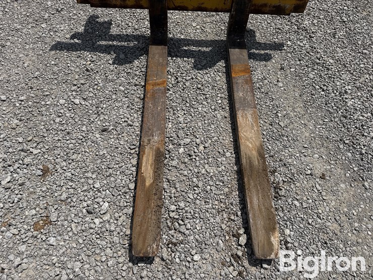 john-deere-wheel-loader-pallet-forks-image-13