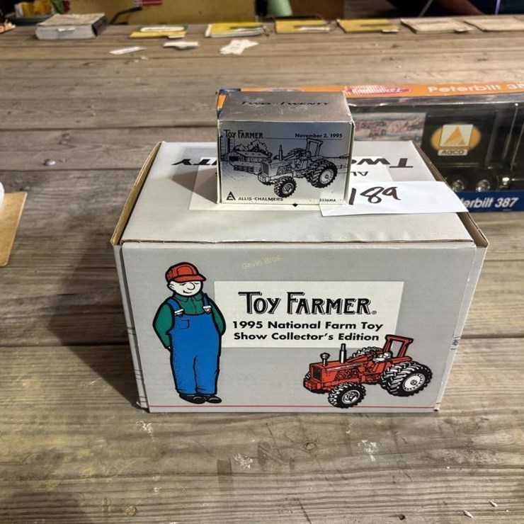 Allis Chalmers Model Two-Twenty Tractor Set