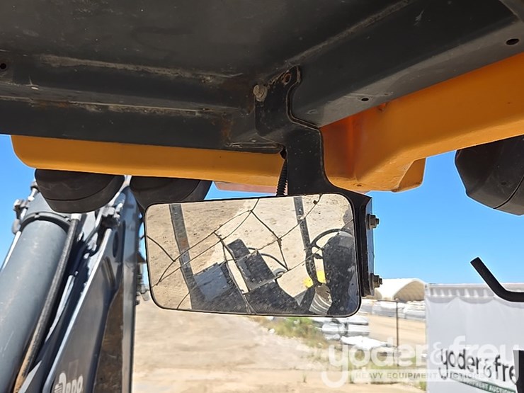 2019-deere-310sl-image-56