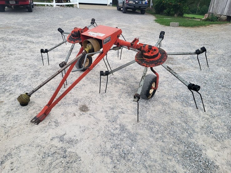 rossi-2-rotor-pull-type-tedder-image-7