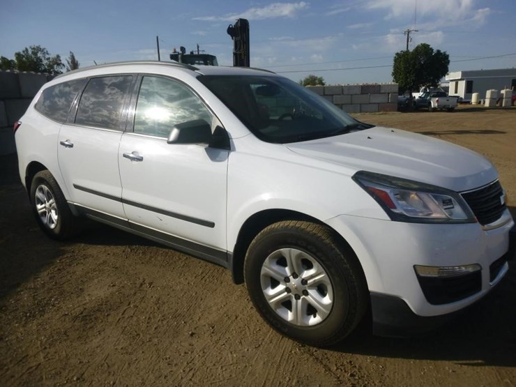 2015-chevrolet-traverse-image-3