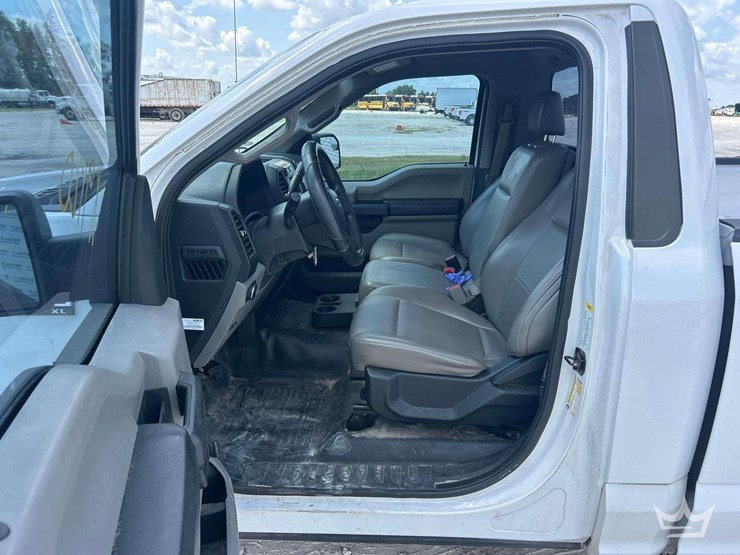 2017-ford-f150-image-12