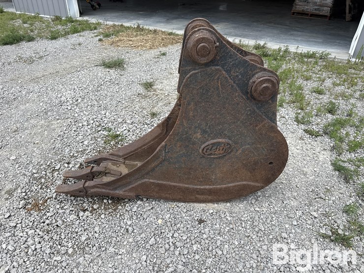 geith-12”-mini-excavator-bucket-image-8