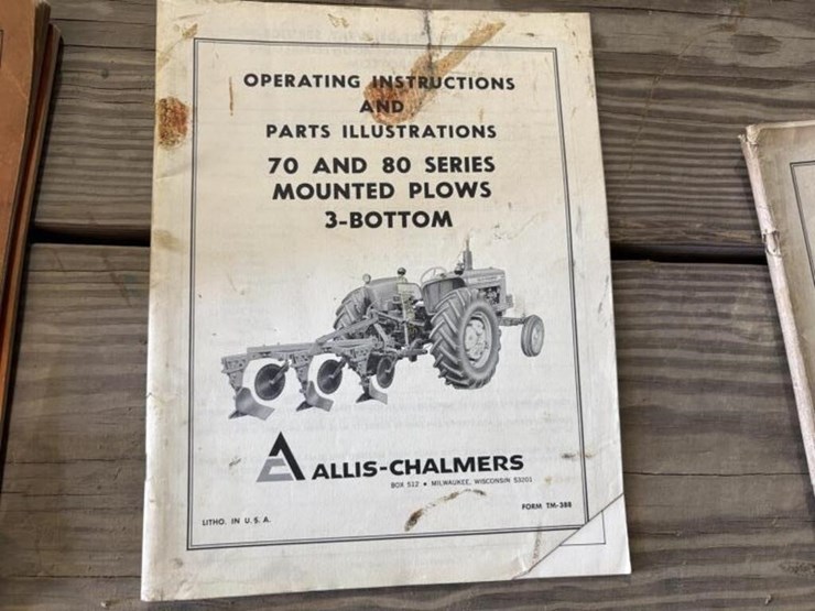 allis-chalmers-70-&-80-series-mounted-plows-image-1