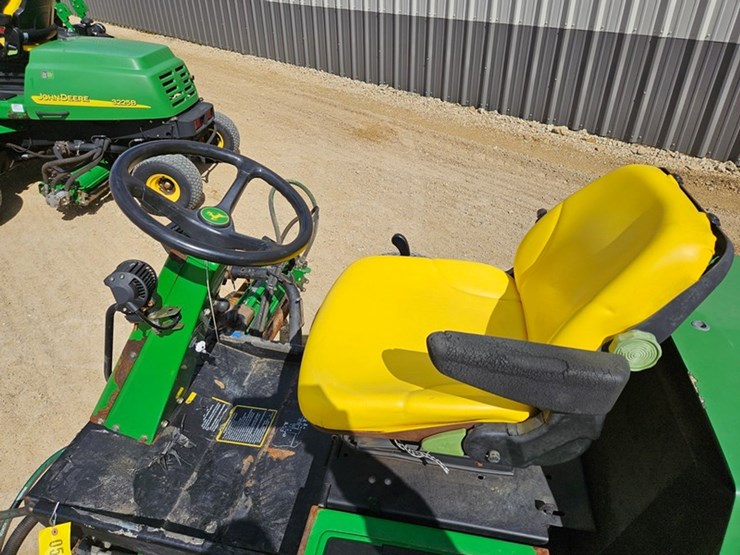 john-deere-3225b-image-17