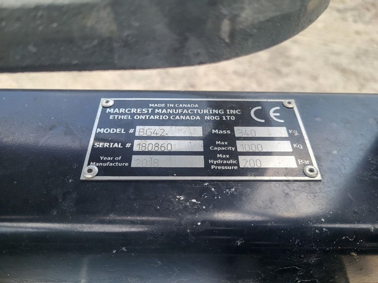 2018-marcrest-bg42-bale-grapple-w/skid-loader-mounting-plate-and-removable-bale-guard---one-owner-like-new-image-11