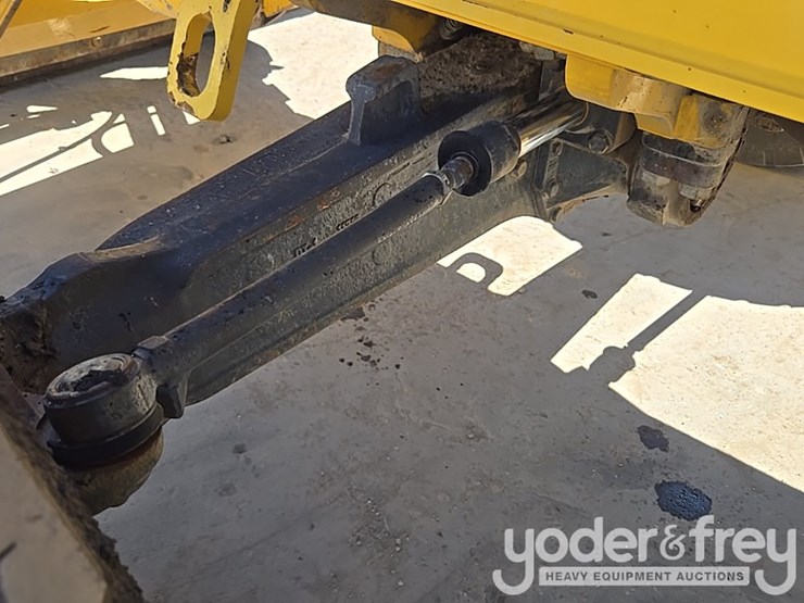 2008-new-holland-b95-image-19