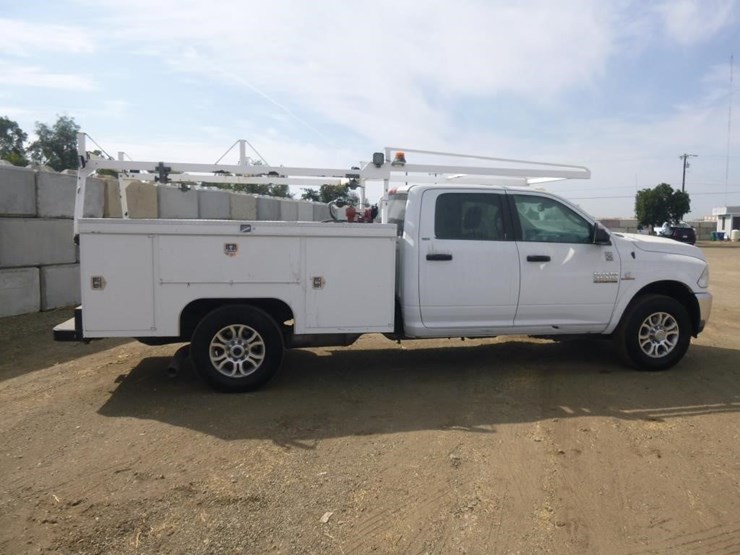 2016-dodge-ram-3500-image-17