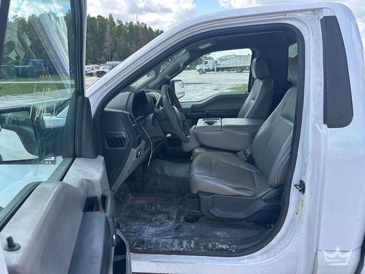 2017-ford-f150-image-14