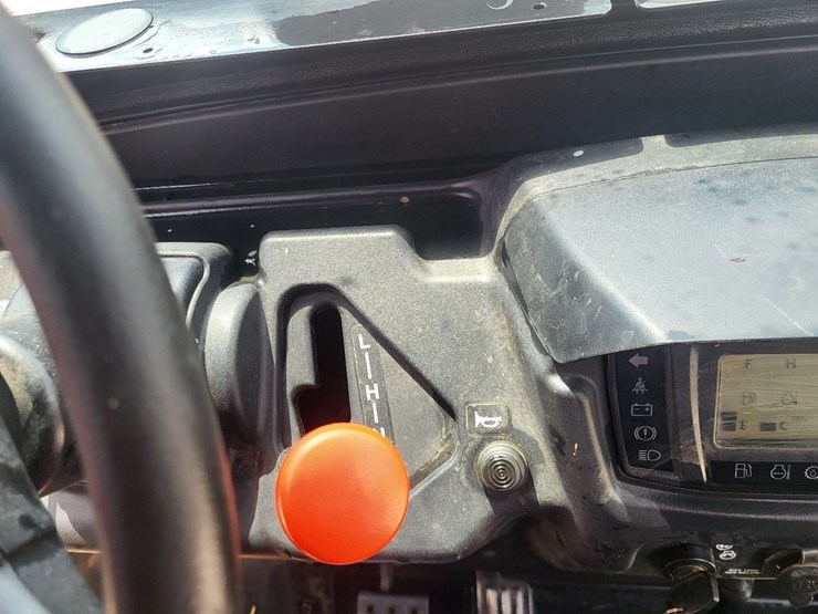 2016-kubota-rtv-x900-image-44