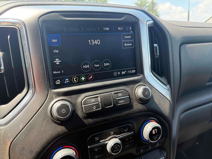 2022-chevrolet-3500-image-27