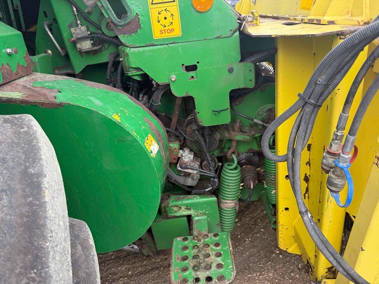 2005-john-deere-7400-image-19