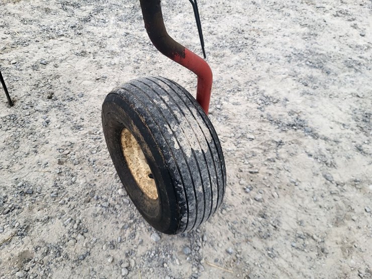 rossi-2-rotor-pull-type-tedder-image-18