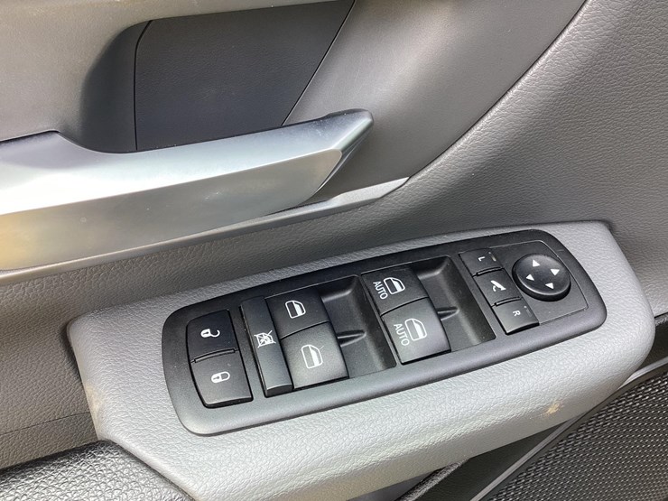 2021-dodge-1500-image-48