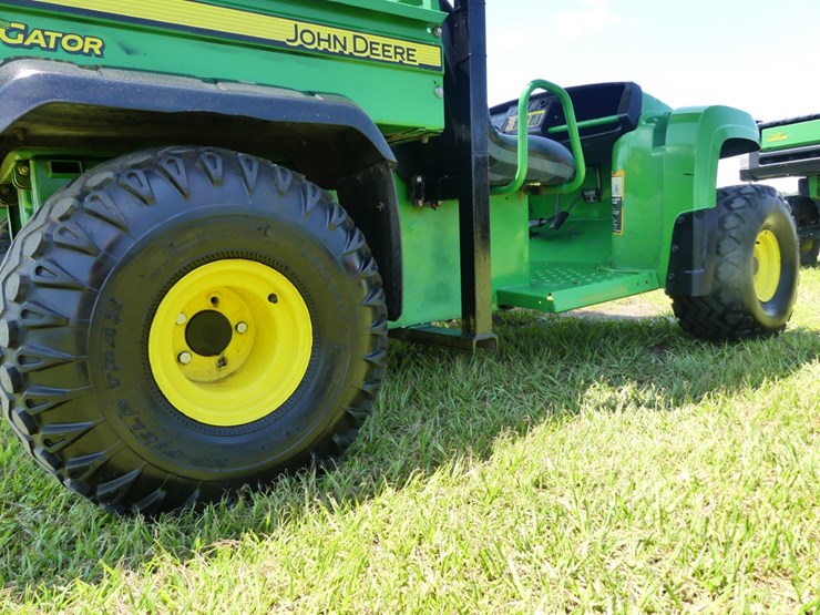 john-deere-gator-image-6