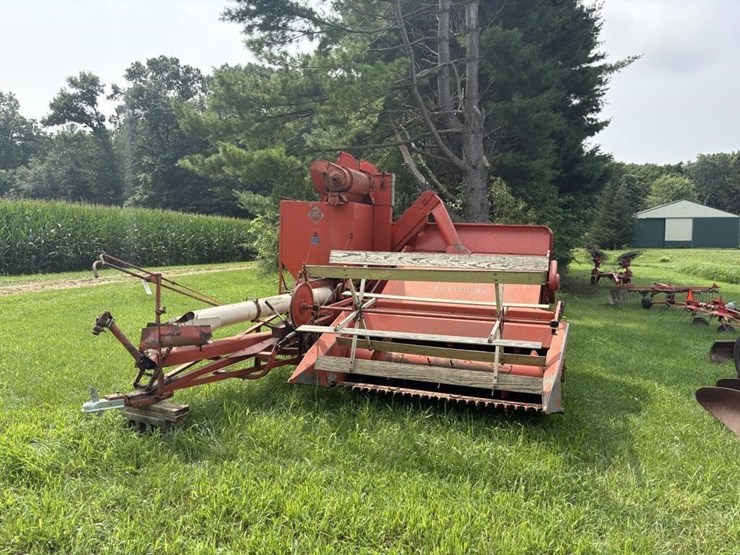 allis-chalmers-model-72-all-crop-harvestor-image-1