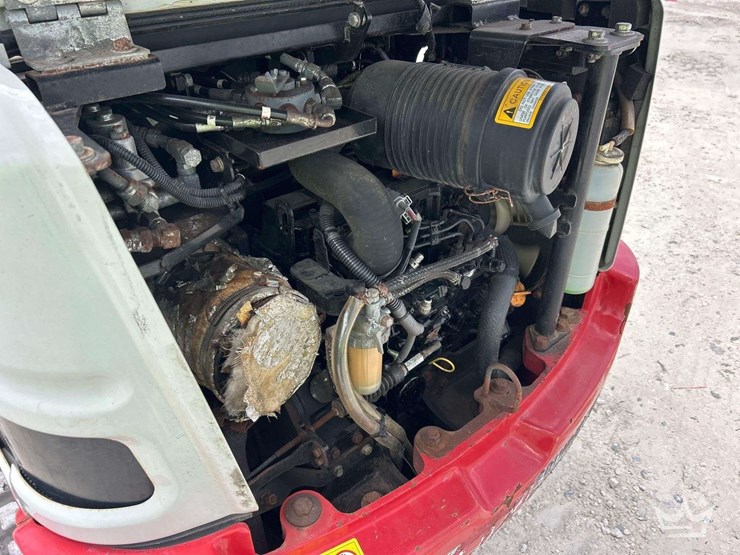 2022-takeuchi-tb225-image-9