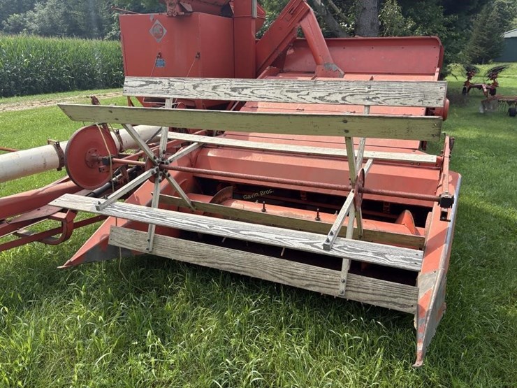 allis-chalmers-model-72-all-crop-harvestor-image-15