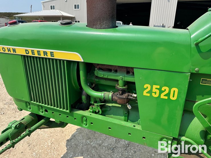 1970-john-deere-2520-image-15