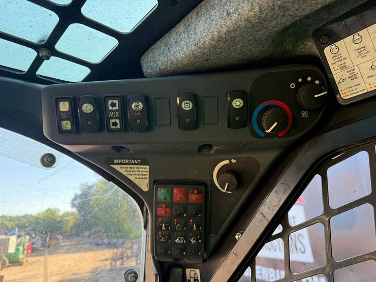 2020-deere-333g-image-22