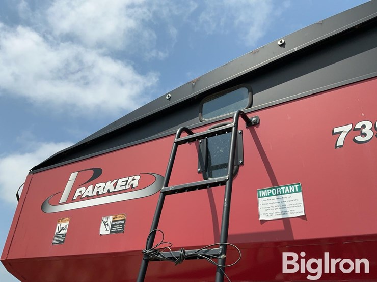 2015-parker-739-image-18