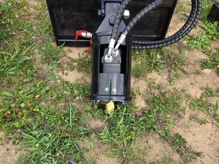 #2037-•-mini-skid-steer-auger-drive-image-2