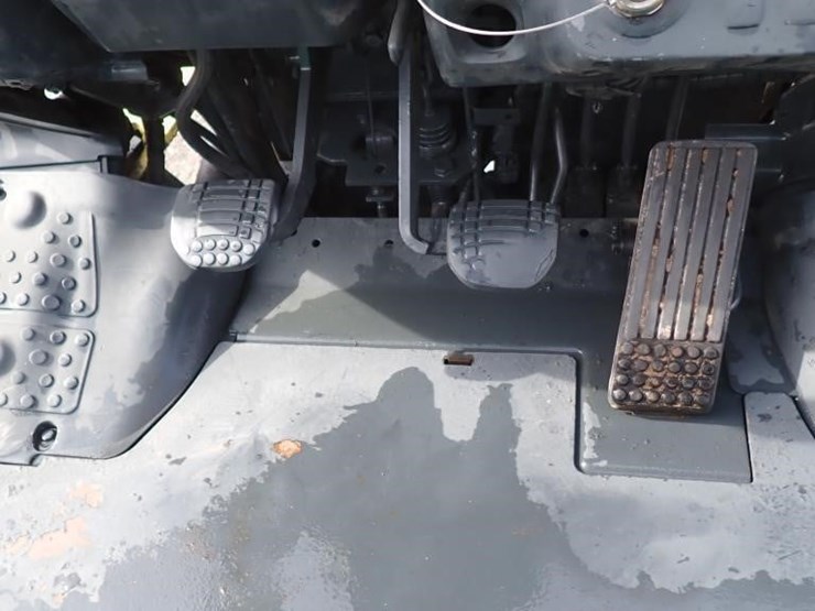 2008-komatsu-g25-forklift-image-18
