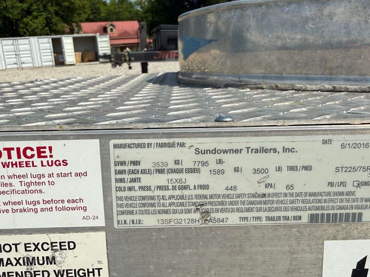 2016-sundowner-trailers-aluminum-car-hauler-image-15