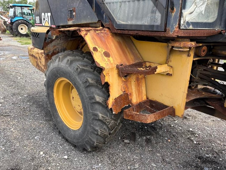 caterpillar-908-image-11
