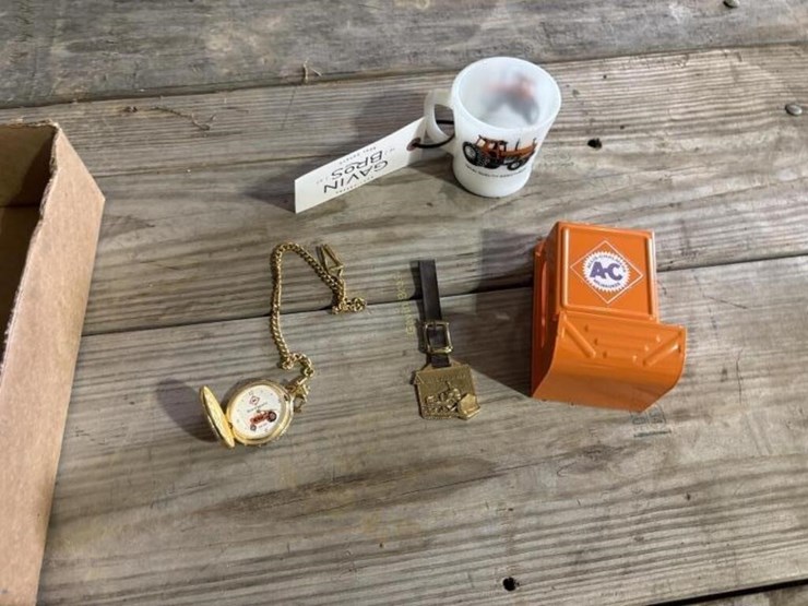 allis-chalmers-collectibles---four-items-image-5