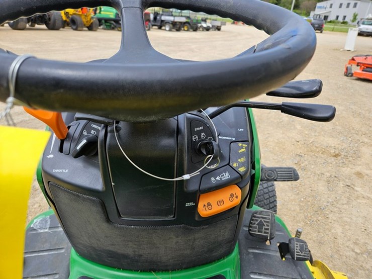 john-deere-x724-image-24