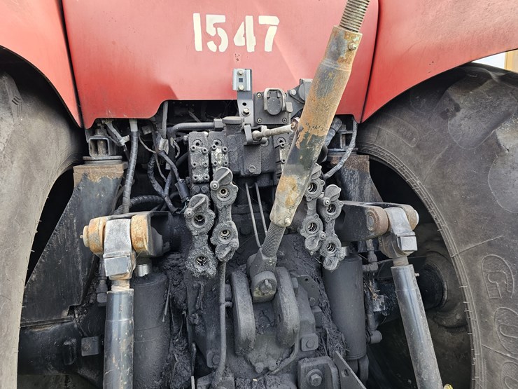 case-ih-220-image-6