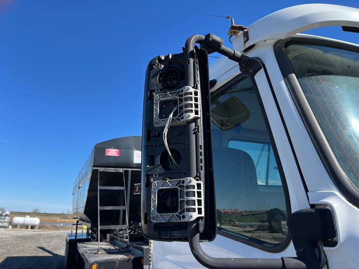 volvo-vnl-image-16