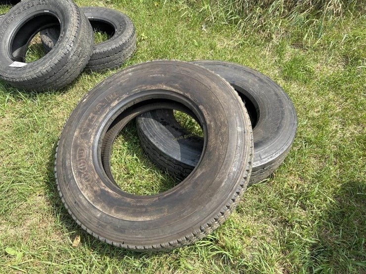 two-semi-tires---11r22.5-image-1