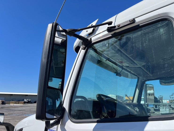 volvo-vnl-image-44