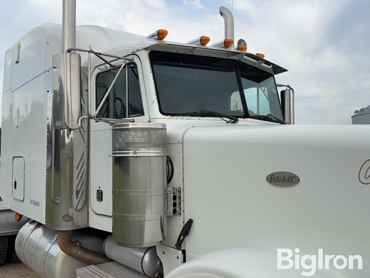 2000-peterbilt-378-image-14