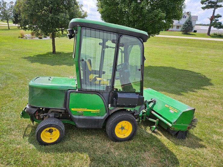 2011-john-deere-1445-image-6