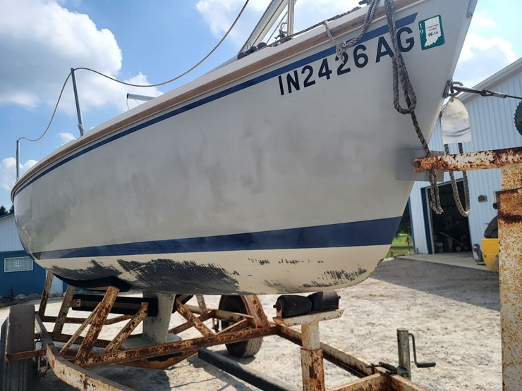 capri-sailboat-w/-single-axle-bumper-trailer-and-johnson-sailmaster-motor-image-38