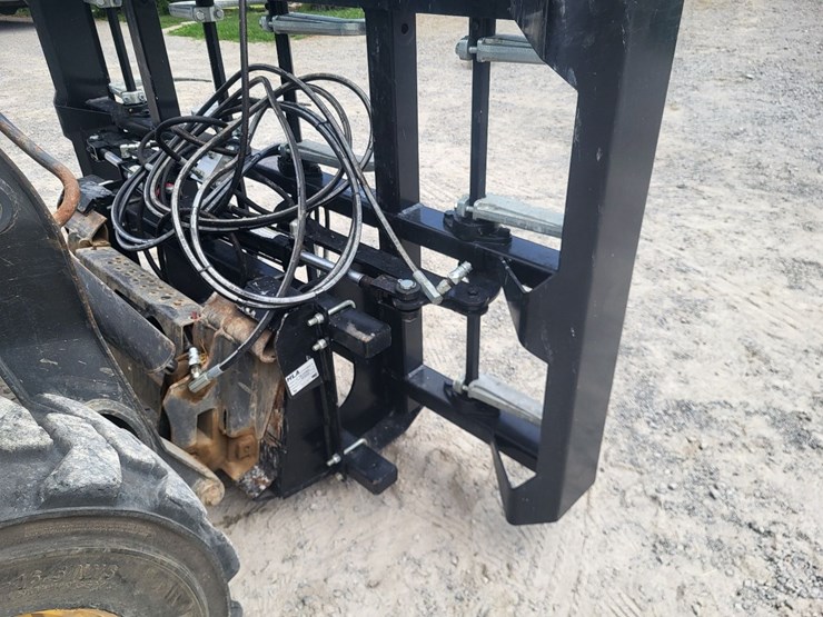 2018-marcrest-bg42-bale-grapple-w/skid-loader-mounting-plate-and-removable-bale-guard---one-owner-like-new-image-9