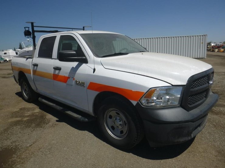2016-dodge-1500-image-2
