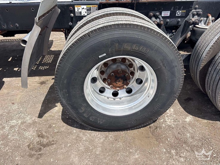 2019-kenworth-t880-image-14
