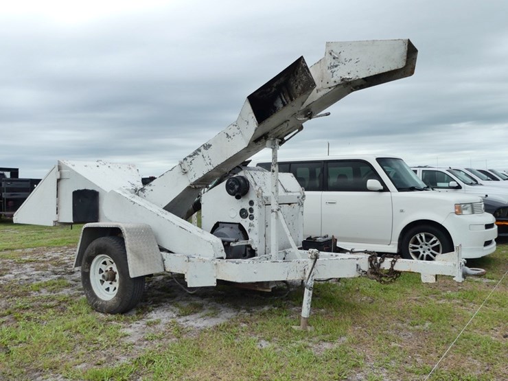 2010-altec-wood-chipper-image-2