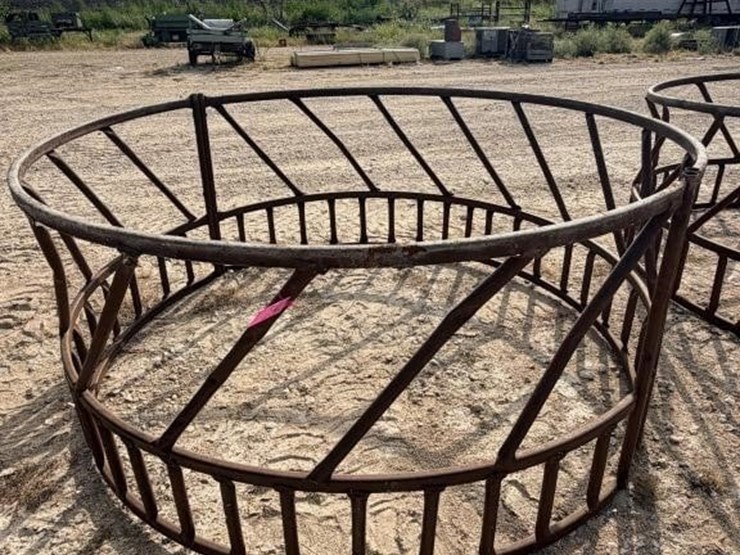 l3---hay-ring-image-1