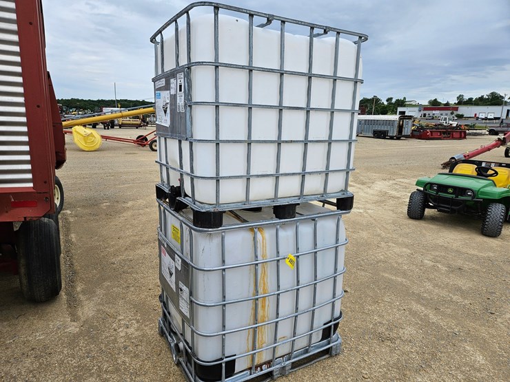 #197-•-2---plastic-tanks-image-4