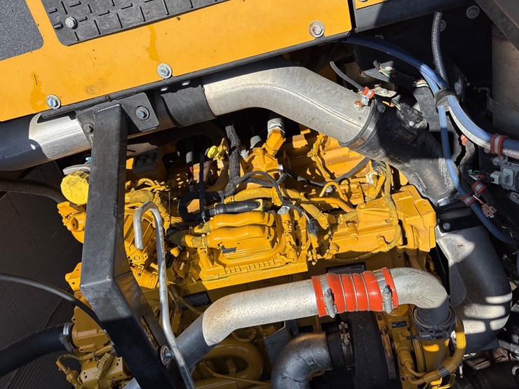#16331-•-2023-deere-350p-hydraulic-excavator-image-31