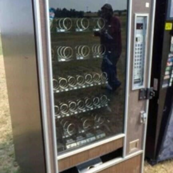 VENDING MACHINE WOERKED WHEN UNPLUGGED