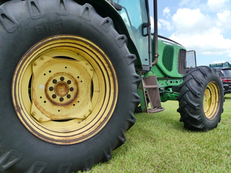 john-deere-6215-image-8