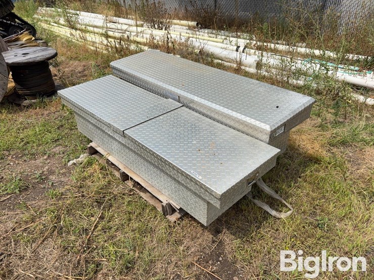adrian-steel-aluminum-diamond-tread-toolboxes-image-1