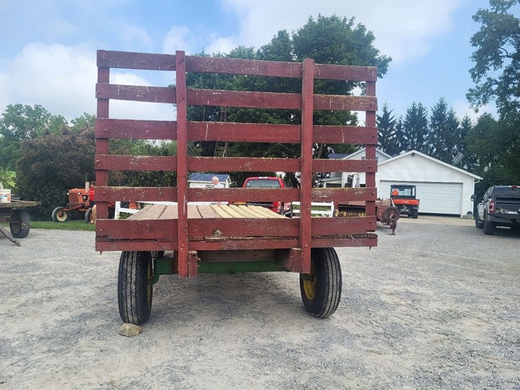 hay-wagon-w/running-gear-image-4